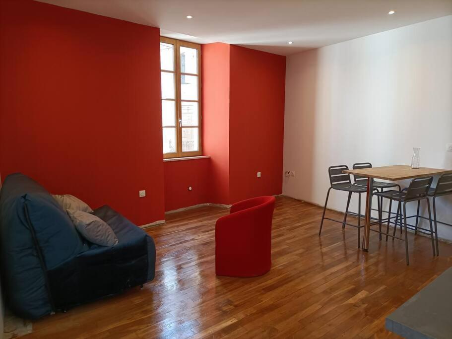 Appartement 1Er Etage Largentière Exterior foto